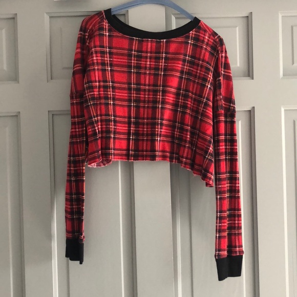 Forever 21 Sweaters - 🌻Forever 21 Red Plaid Sweater
